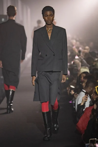Look 63